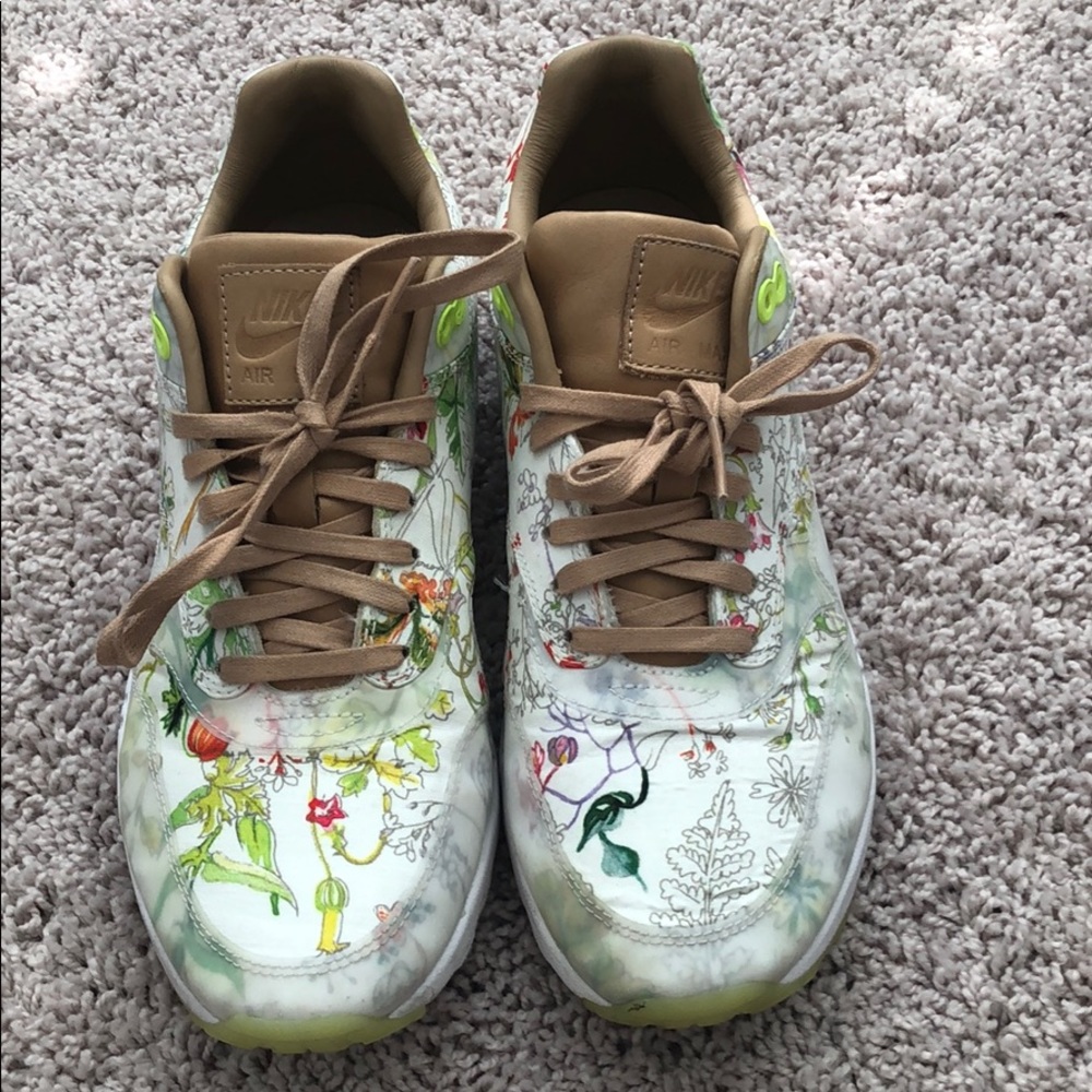 Nike air max with floral fabric and leather upper